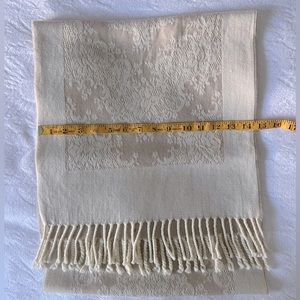 Wool scarf. Reversible. 2 tone pattern with fringe.